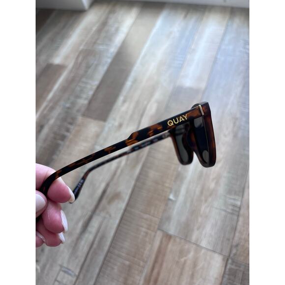 Quay Jackpot Mens Sunglasses in Matte Tortoise - Picture 4 of 5